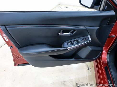 Used 2025 Nissan Sentra SR FWD image 24