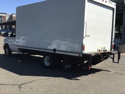 Used 2024 Ford E-350 and Econoline 350 Super Duty w/ Power Windows & Locks Group RWD image 3