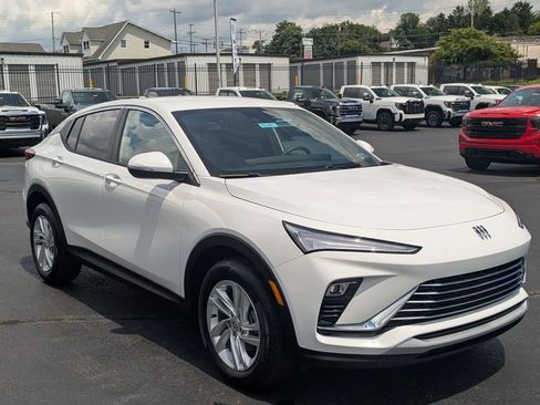 New 2025 Buick Envista Preferred image 3