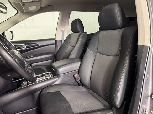 Used 2019 Nissan Pathfinder SV AWD/4WD image 25
