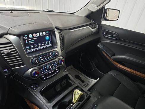 Used 2018 Chevrolet Tahoe Premier AWD/4WD image 28