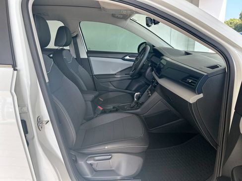Certified 2023 Volkswagen Taos SE FWD image 30