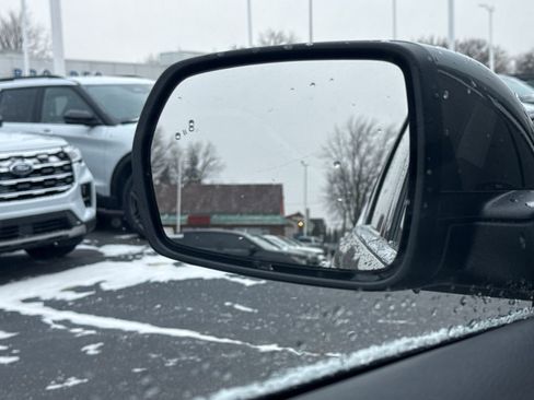 Used 2024 Ford Edge SEL w/ Convenience Package image 36