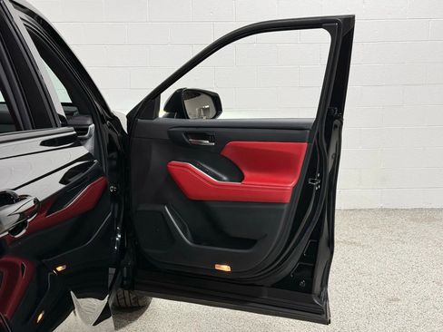 Used 2022 Toyota Highlander XSE image 42