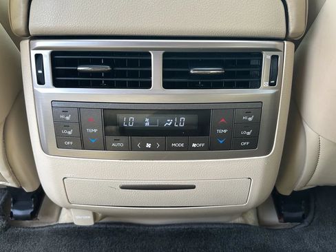 Used 2013 Lexus LX 570 4WD w/ Luxury Pkg image 26