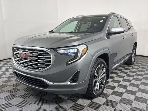 Used 2018 GMC Terrain Denali w/ Comfort Package image 3