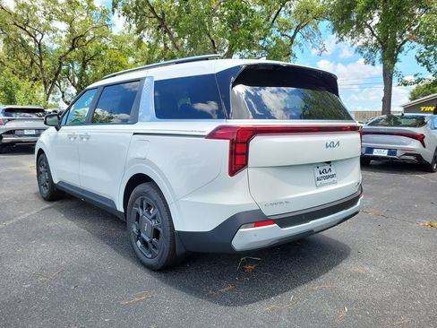 New 2026 Kia Carnival EX FWD image 3
