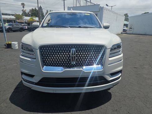 Used 2020 Lincoln Navigator L Reserve w/ Equipment Group 208A Reserve AWD/4WD image 3