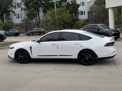 Used 2025 Honda Accord Sport image 3