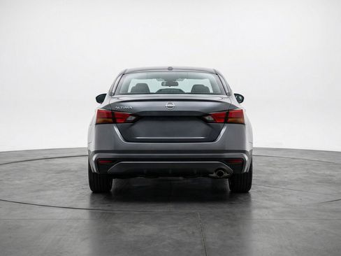 Used 2025 Nissan Altima 2.5 SV image 7