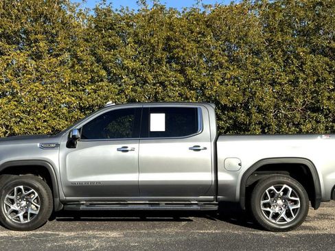 Used 2021 GMC Sierra 1500 SLT w/ SLT Premium Package image 4