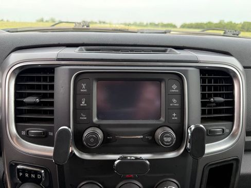 Used 2022 RAM 1500 Classic SLT RWD image 9
