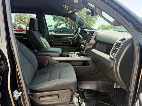 Used 2021 RAM 1500 Big Horn AWD/4WD image 3