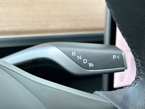 Used 2024 Tesla Model Y Long Range image 23