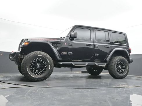 Used 2018 Jeep Wrangler Unlimited Rubicon w/ Dual Top Group AWD/4WD image 50