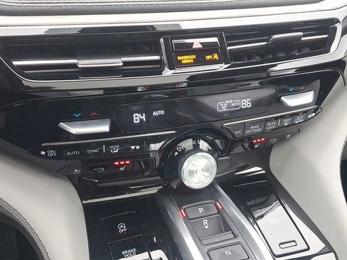 Certified 2023 Acura MDX SH-AWD w/ Advance Package image 17