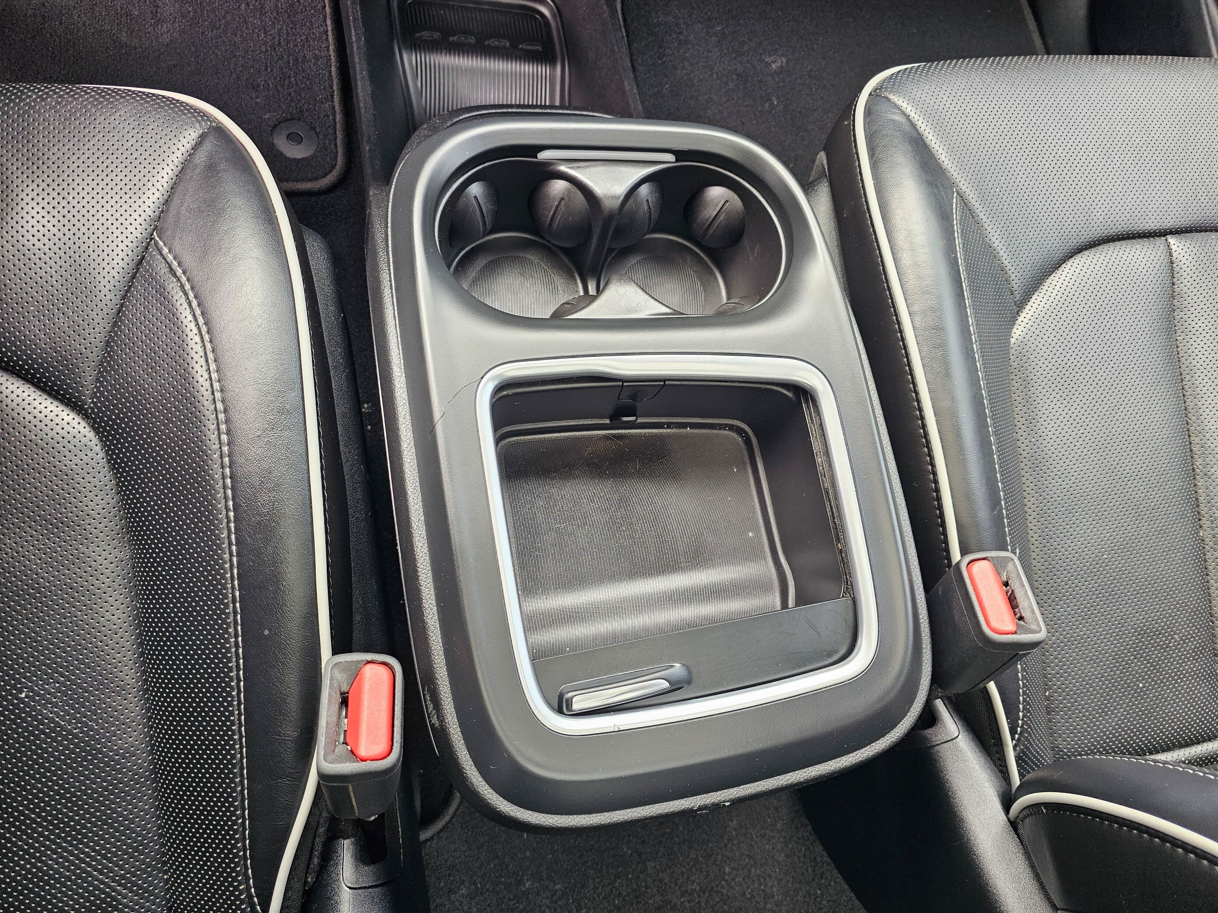 Used 2019 Chrysler Pacifica Limited w/ Advanced Safetytec Group FWD image 29