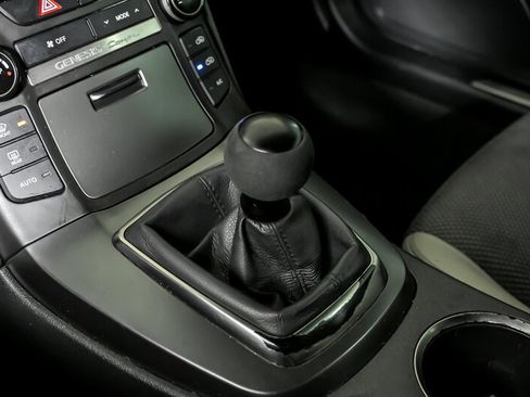 Used 2015 Hyundai Genesis 3.8 image 31