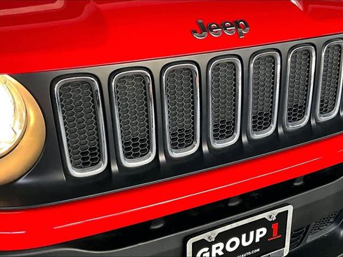 Used 2018 Jeep Renegade Latitude image 29