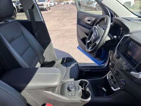 Used 2024 GMC Terrain SLT w/ Tech Package FWD image 3