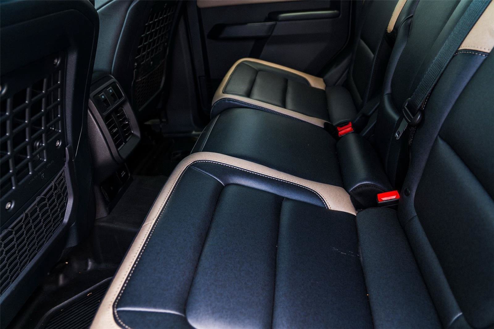 Used 2025 Ford Bronco Big Bend w/ Black Diamond Package AWD/4WD image 24