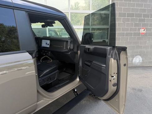 Used 2025 Ford Bronco Badlands AWD/4WD image 39