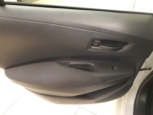 Used 2025 Toyota Corolla LE image 13