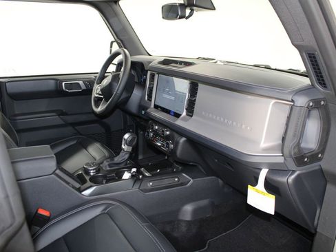 New 2025 Ford Bronco Outer Banks image 29