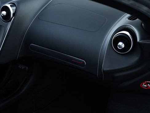 Used 2021 McLaren GT image 20