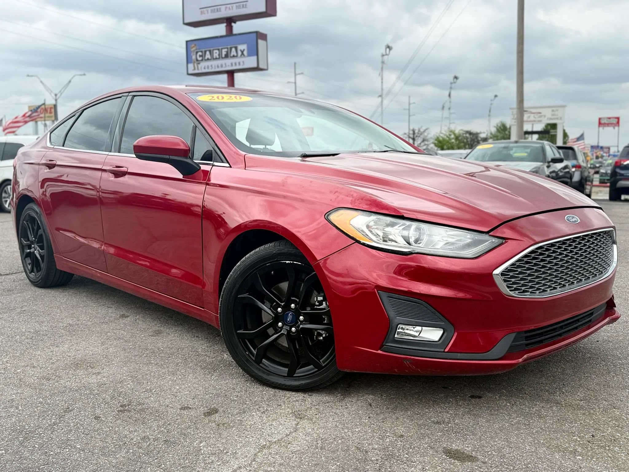 Used 2020 Ford Fusion SE w/ Equipment Group 151A FWD image 2
