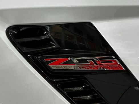Certified 2016 Chevrolet Corvette Z06 w/ 3LZ Preferred Equipment Group RWD image 11