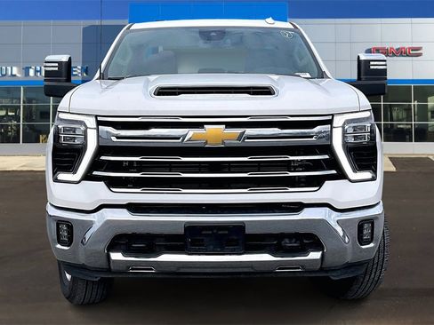 Used 2024 Chevrolet Silverado 2500 LTZ image 2