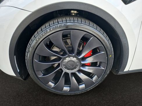 Used 2022 Tesla Model Y Performance AWD/4WD image 38