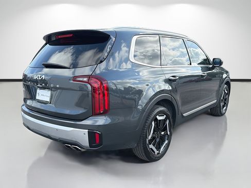 Used 2024 Kia Telluride S w/ S Sunroof Package FWD image 3