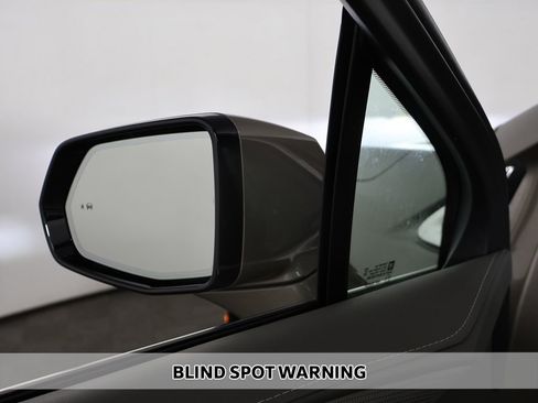 Used 2023 Cadillac XT5 Premium Luxury image 7