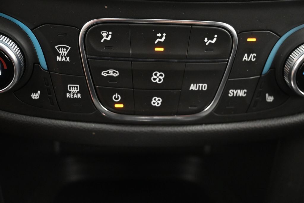 Used 2024 Chevrolet Equinox LT AWD/4WD image 20