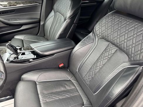 Certified 2022 BMW M550i xDrive w/ Executive Package image 21