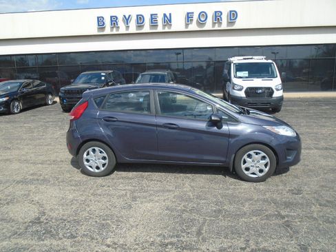 Used 2013 Ford Fiesta SE w/ Super Fuel Economy Pkg image 4