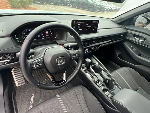 Used 2025 Honda Accord Sport image 26