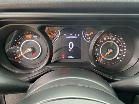 Used 2025 Jeep Wrangler Sport AWD/4WD image 18