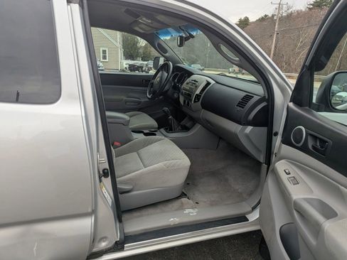 Used 2011 Toyota Tacoma 4x4 Access Cab image 18