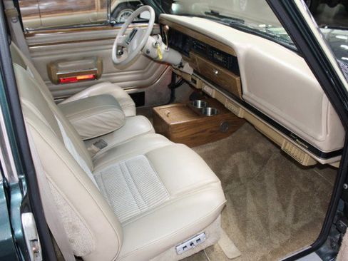 Used 1991 Jeep Grand Wagoneer 4X4 image 8