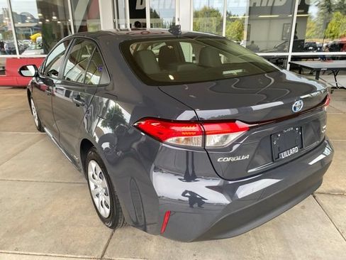 Certified 2025 Toyota Corolla LE AWD/4WD image 9