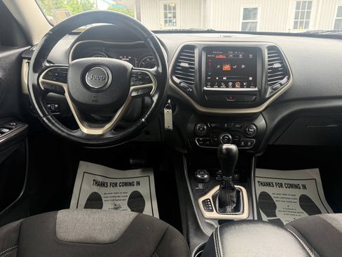 Used 2014 Jeep Cherokee Latitude AWD/4WD image 11