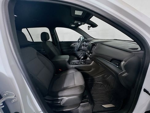 Used 2023 Chevrolet Traverse LT image 34