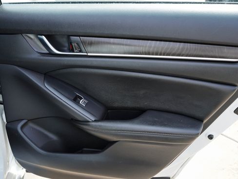 Used 2019 Honda Accord EX-L image 31