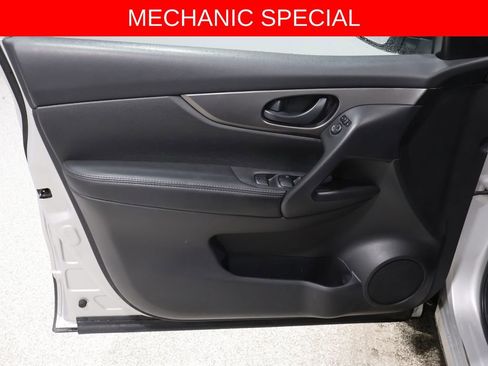 Used 2019 Nissan Rogue Sport S image 10