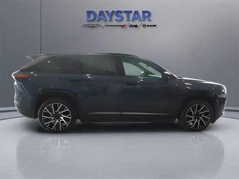 Used 2025 Jeep Wagoneer S Limited image 2