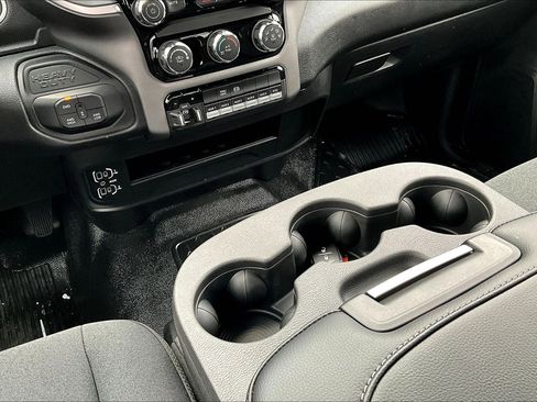 New 2026 RAM 3500 Big Horn AWD/4WD image 12