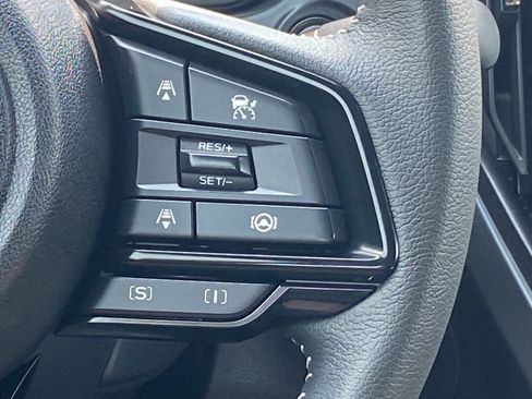 Used 2025 Subaru Forester Premium AWD/4WD image 5